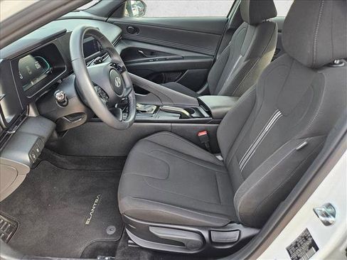 Used 2025 Hyundai Elantra Sport image 15