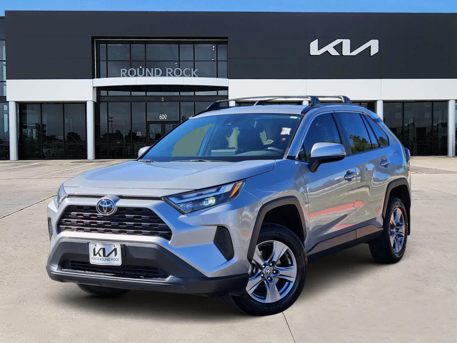 Used 2024 Toyota RAV4 XLE FWD image 1