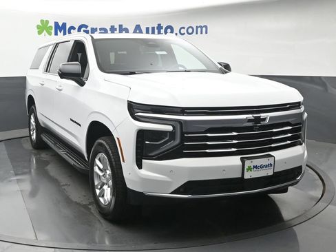 New 2026 Chevrolet Suburban LT w/ Comfort Package AWD/4WD image 5
