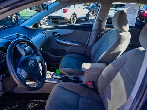 Used 2013 Toyota Corolla LE image 18