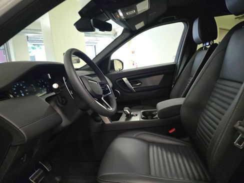 Certified 2025 Land Rover Discovery Sport Dynamic SE image 17