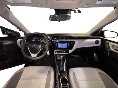 Used 2019 Toyota Corolla LE image 19