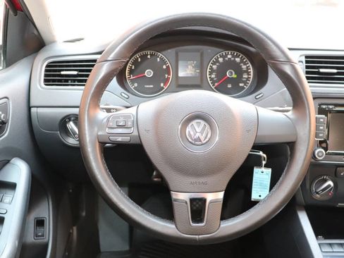 Used 2012 Volkswagen Jetta SE FWD image 19