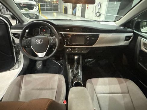 Used 2016 Toyota Corolla LE FWD image 19