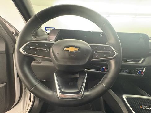 Used 2025 Chevrolet Equinox LT w/ Convenience Package II FWD image 16