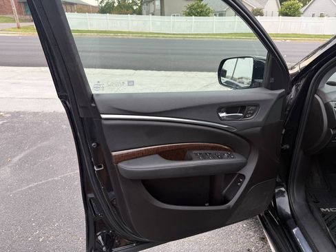 Used 2018 Acura MDX w/ Technology Package AWD/4WD image 17