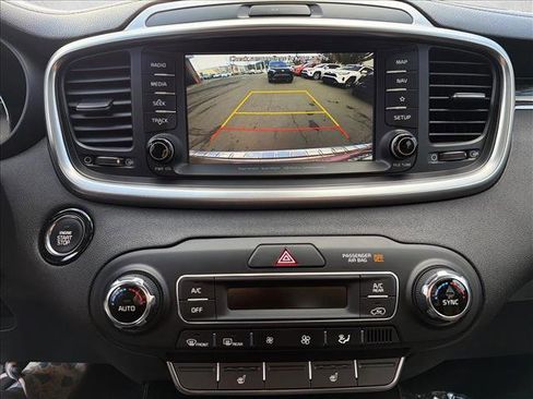 Used 2019 Kia Sorento SX image 21