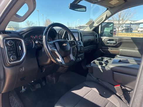 Used 2023 Chevrolet Silverado 2500 LT image 2