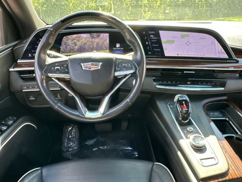 Used 2023 Cadillac Escalade ESV Premium Luxury image 16