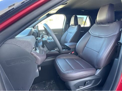 New 2026 Ford Explorer Platinum image 12
