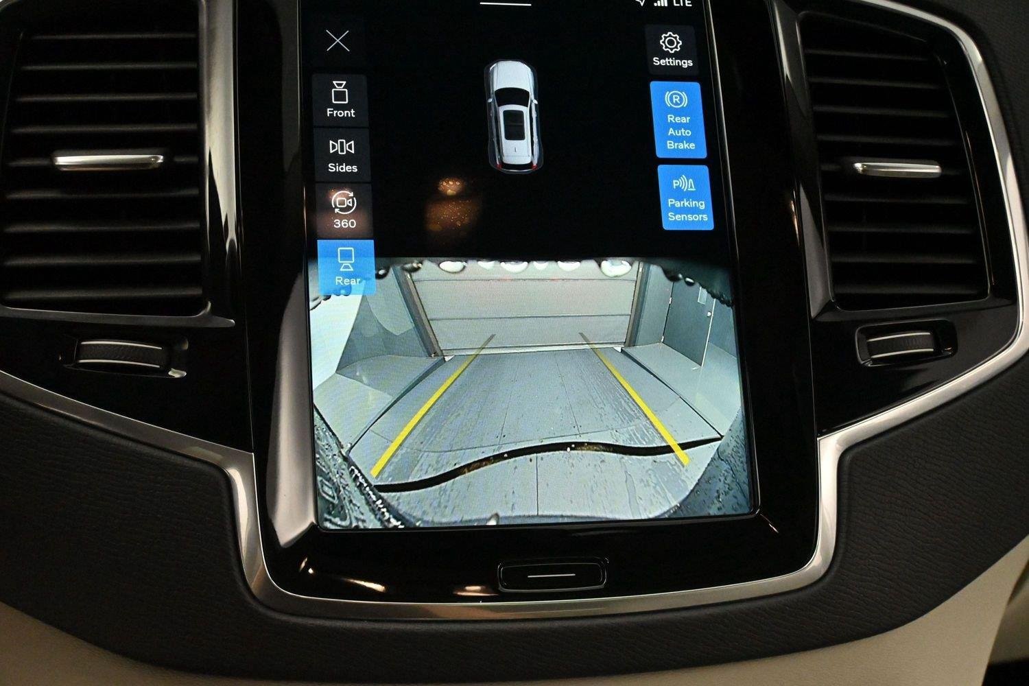 Used 2023 Volvo XC90 B6 Plus w/ Protection Package AWD/4WD image 24