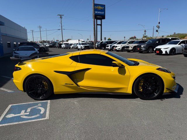 Used 2025 Chevrolet Corvette Z06 w/ Z07 Performance Package RWD image 5