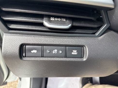 Used 2025 Nissan Altima 2.5 SV FWD image 15