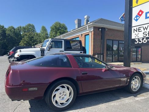 Used 1993 Chevrolet Corvette Coupe RWD image 3