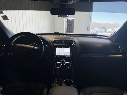 Used 2018 Ford Explorer Sport w/ Equipment Group 401A image 15