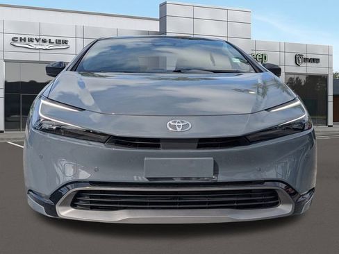 Used 2024 Toyota Prius XLE image 9