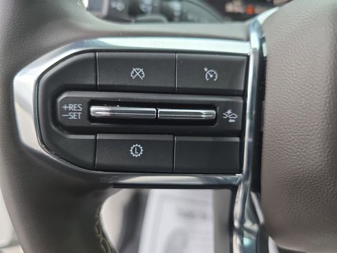 Used 2024 GMC Acadia Denali image 17