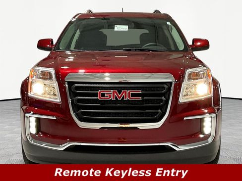 Used 2017 GMC Terrain SLE w/ Convenience Package FWD image 2