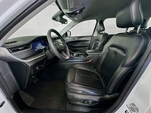 Used 2023 Jeep Grand Cherokee L Limited RWD image 13