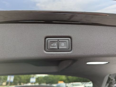 Used 2025 Audi Q5 Premium Plus AWD/4WD image 44