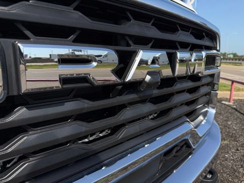 Used 2025 RAM 3500 Tradesman w/ Chrome Appearance Group AWD/4WD image 15