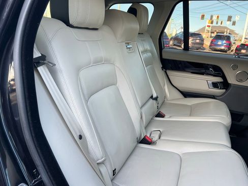 Used 2019 Land Rover Range Rover HSE image 28