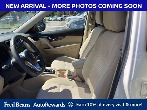 Used 2019 Nissan Rogue SV w/ Premium Package AWD/4WD image 8