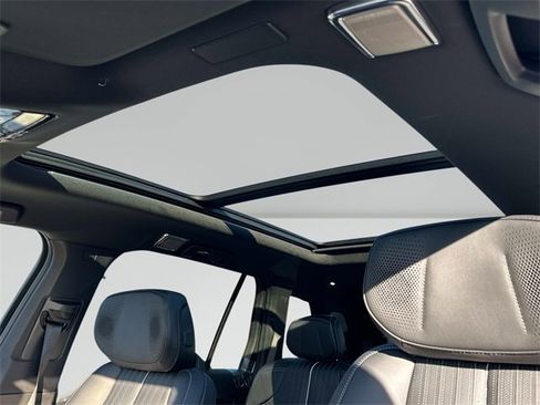 New 2026 Cadillac Vistiq Sport image 9