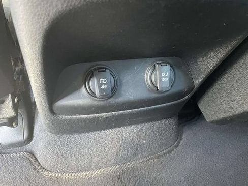 Used 2020 Kia Sorento FWD V6 image 12