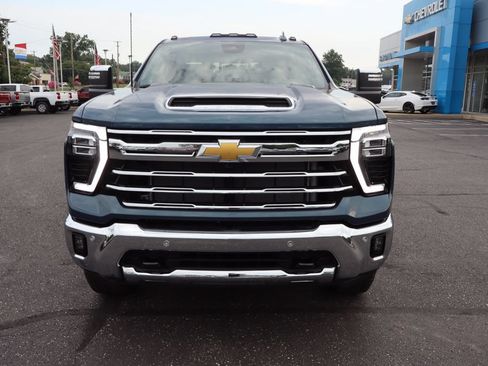 New 2026 Chevrolet Silverado 2500 LTZ w/ LTZ Convenience Package AWD/4WD image 25