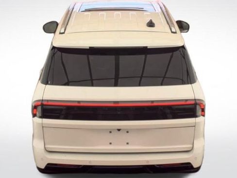 Used 2025 Lincoln Navigator Reserve AWD/4WD image 10
