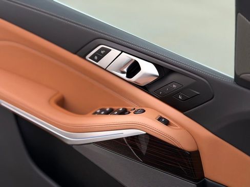 New 2026 BMW X5 xDrive50e image 18