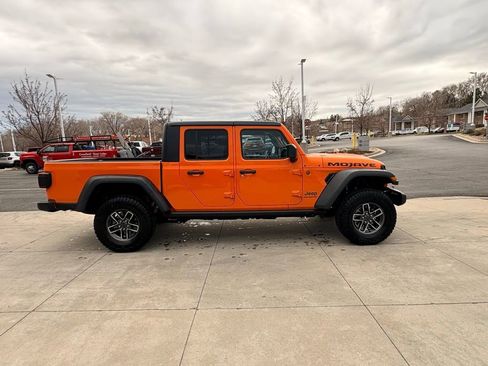 New 2025 Jeep Gladiator Mojave w/ Convenience Group image 4