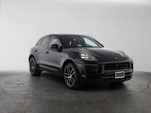 Used 2024 Porsche Macan AWD/4WD image 7