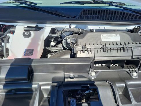 New 2025 GMC Savana 2500 LS w/ Driver Convenience Package image 17