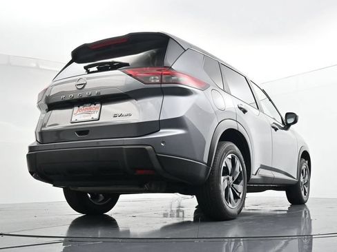 Used 2024 Nissan Rogue SV AWD/4WD image 28