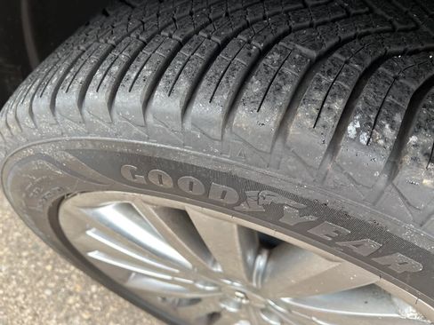 Used 2013 Lincoln MKX AWD image 19