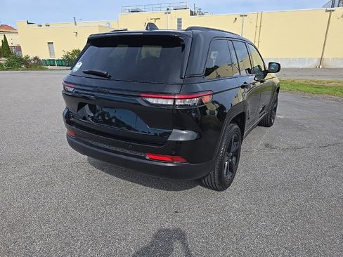 Certified 2025 Jeep Grand Cherokee Altitude image 7