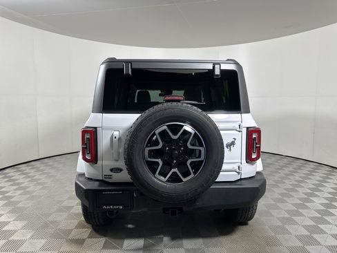 Used 2023 Ford Bronco Outer Banks image 6