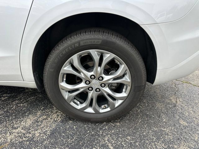 Used 2020 Buick Enclave Avenir w/ Avenir Technology Package AWD/4WD image 14