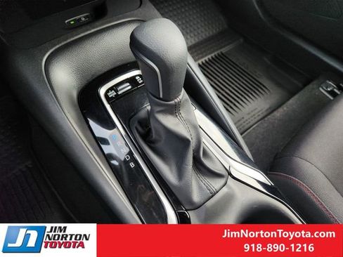 Used 2025 Toyota Corolla SE w/ SE Premium Package FWD image 22