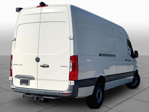 Used 2022 Mercedes-Benz Sprinter 2500 image 13