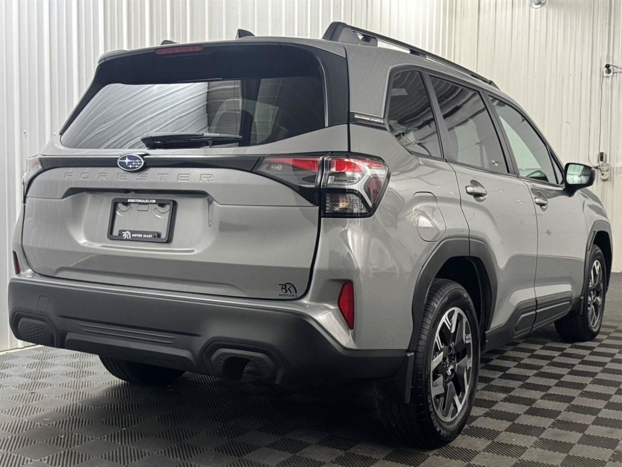Used 2026 Subaru Forester Premium AWD/4WD image 4
