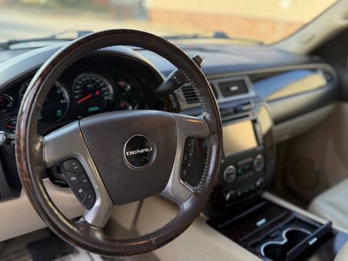 Used 2012 GMC Yukon XL Denali image 11