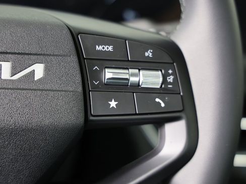 Used 2025 Kia K4 EX image 13