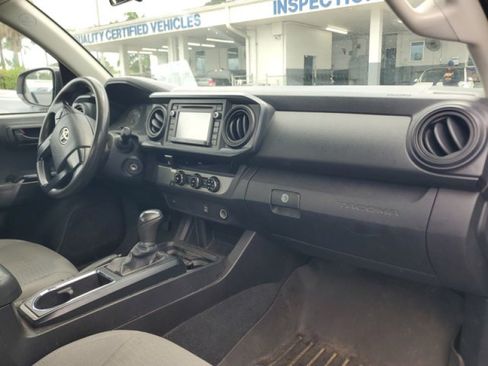 Used 2016 Toyota Tacoma SR RWD image 7