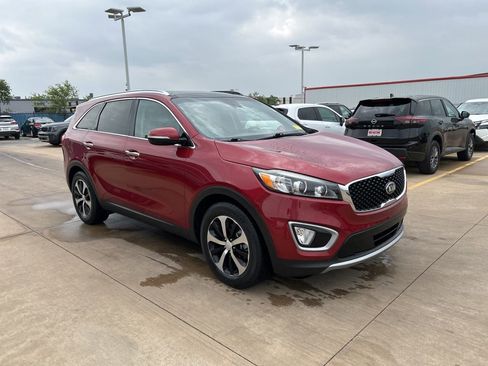 Used 2017 Kia Sorento EX w/ EX Advanced Touring Package FWD image 4