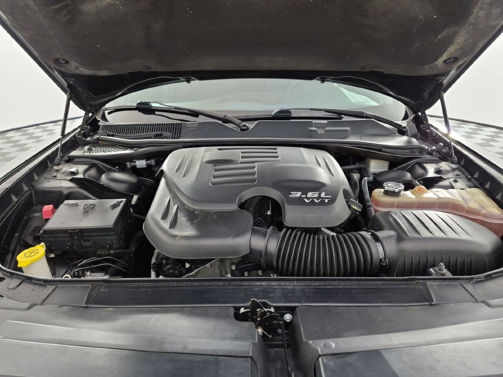 Used 2019 Dodge Challenger SXT RWD image 32