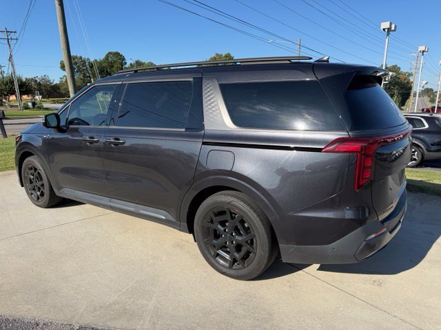 Used 2025 Kia Carnival SX w/ SX Dark Edition Package FWD image 4