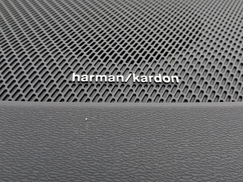 New 2026 Volvo XC40 B5 Ultra w/ Protection Package Premier image 13